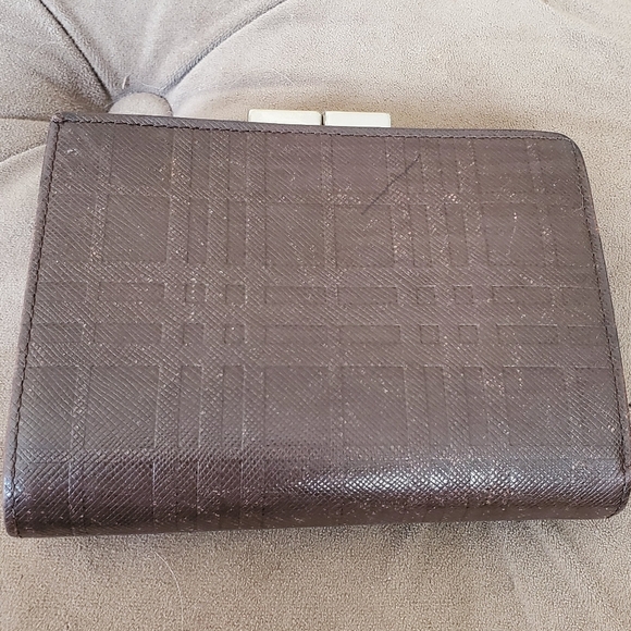 Burberry Tri-fold Wallet Dark Brown Leather Embossed Check With Kiss Lock - Picture 12 of 12